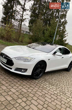 Tesla Model S 2014