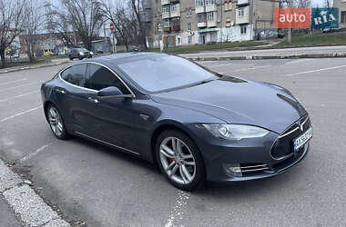 Tesla Model S  2015