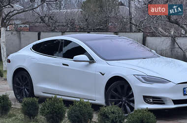 Tesla Model S  2020