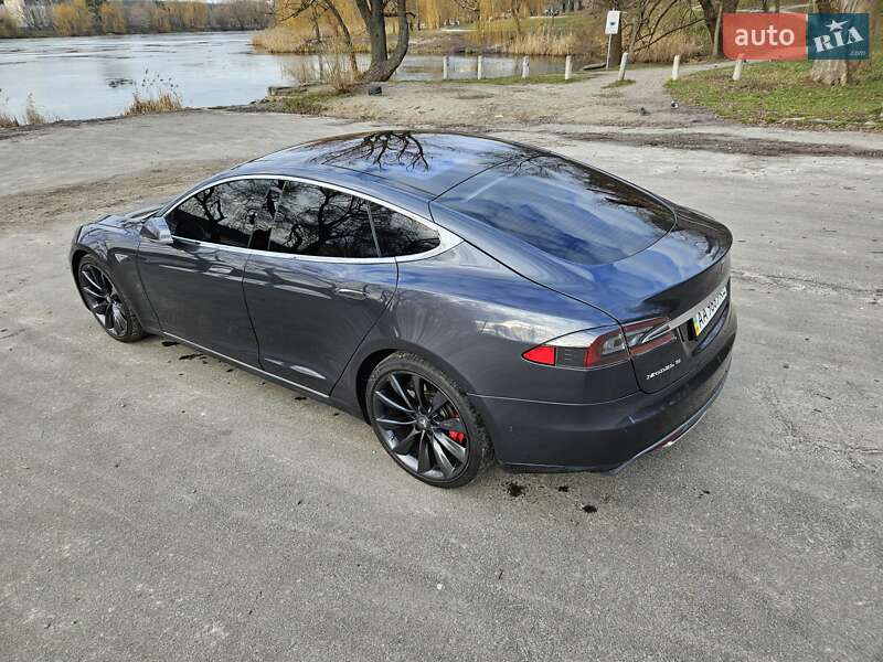 Ліфтбек Tesla Model S 2014 в Києві фото 25 Ліфтбек Tesla Model S 2014 в Києві