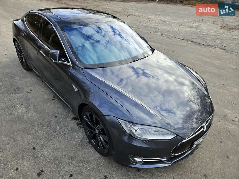 Ліфтбек Tesla Model S 2014 в Києві фото 27 Ліфтбек Tesla Model S 2014 в Києві