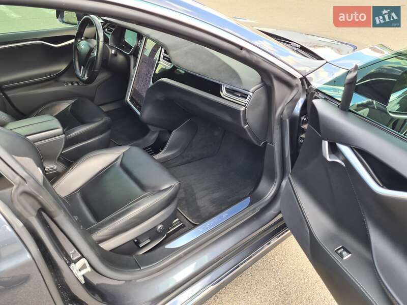 Ліфтбек Tesla Model S 2014 в Києві фото 35 Ліфтбек Tesla Model S 2014 в Києві