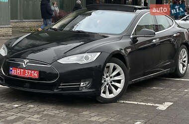 Tesla Model S 2015