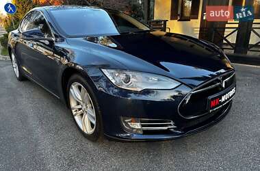 Tesla Model S 2014