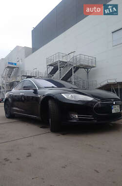 Tesla Model S 2014