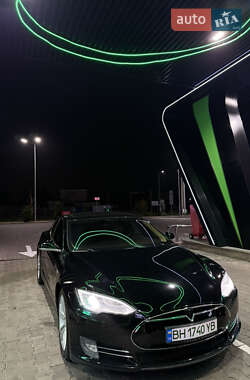 Tesla Model S 2014