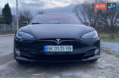 Лифтбек Tesla Model S 2018 в Ровно
