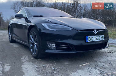 Tesla Model S  2018