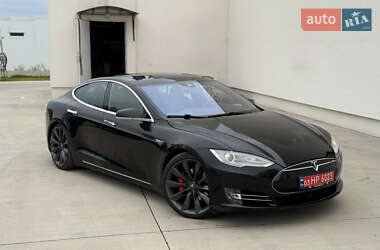 Tesla Model S 2015