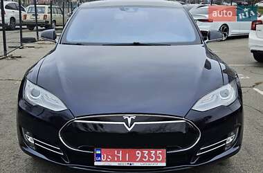 Tesla Model S 2015
