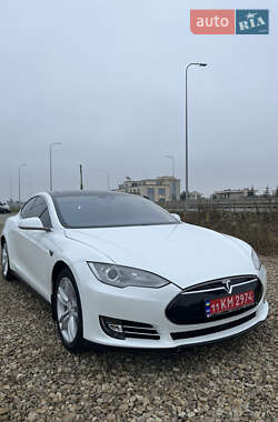 Tesla Model S 2014