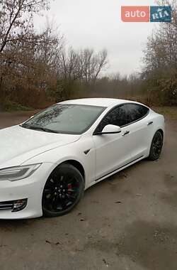 Tesla Model S 2016