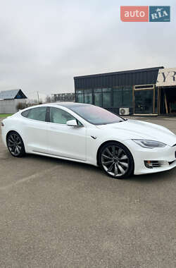 Tesla Model S 2019