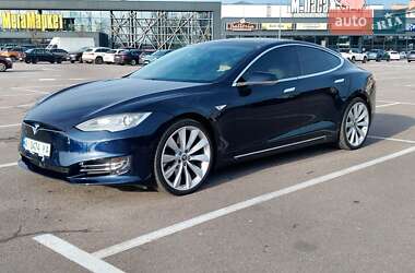 Tesla Model S 2014