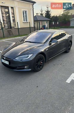 Tesla Model S 2016