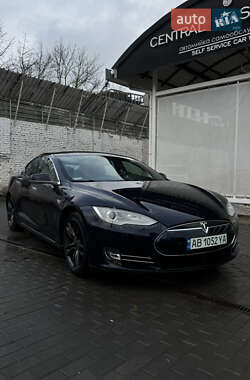 Tesla Model S  2015