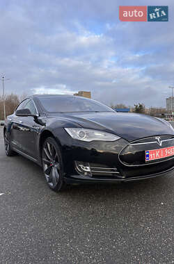 Tesla Model S 2014
