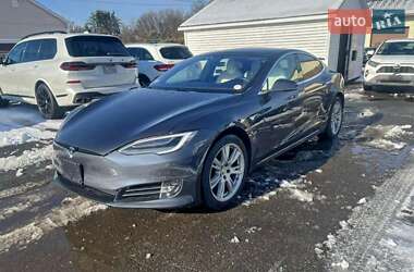 Tesla Model S  2020