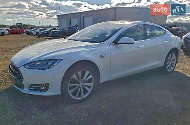 Tesla Model S 2015