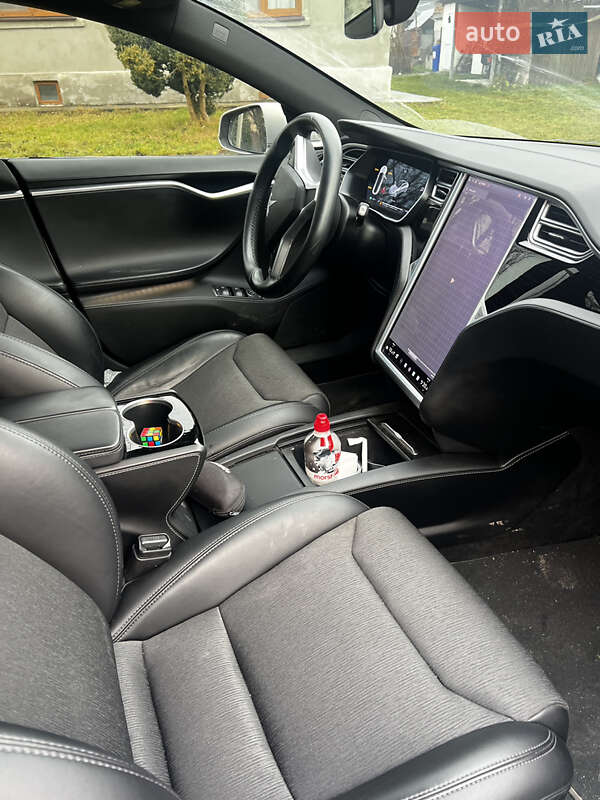 Лифтбек Tesla Model S 2017 в Львове фото 3 Лифтбек Tesla Model S 2017 в Львове