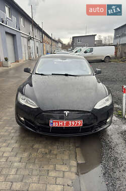 Tesla Model S 2014
