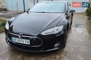 Tesla Model S  2015