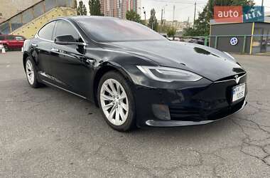 Tesla Model S 2016