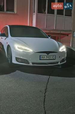 Tesla Model S 2014