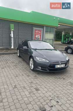Tesla Model S  2015
