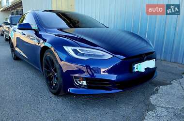 Tesla Model S 2018