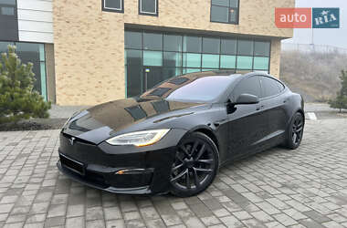 Tesla Model S 2021