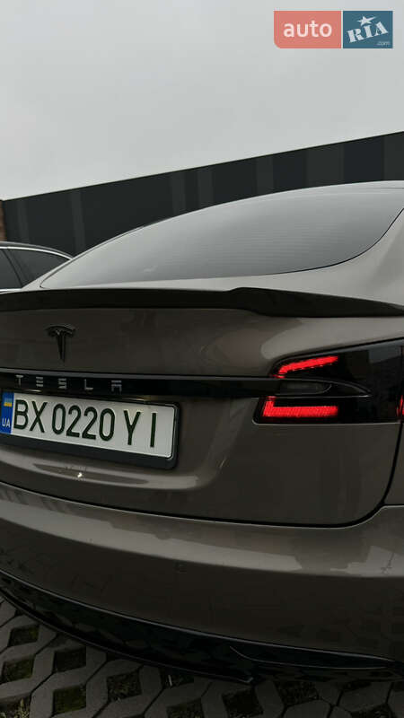 Ліфтбек Tesla Model S 2016 в Хмельницькому