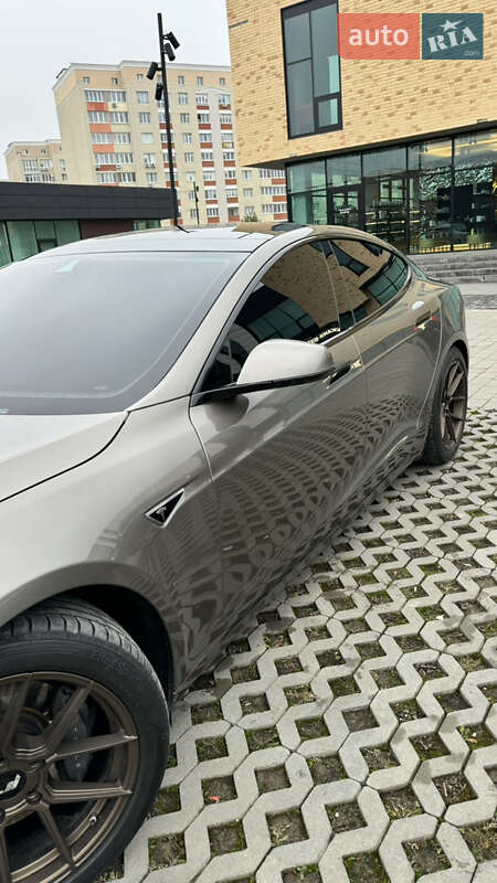 Ліфтбек Tesla Model S 2016 в Хмельницькому