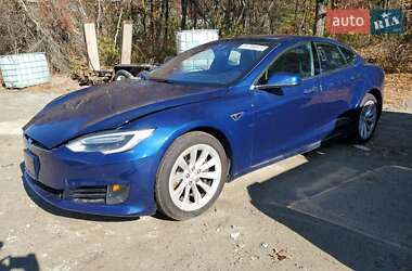 Tesla Model S  2016