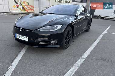 Tesla Model S 2020