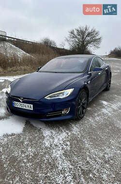 Tesla Model S 2020