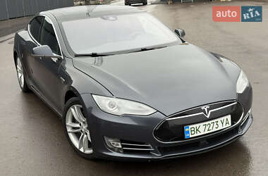 Tesla Model S  2015