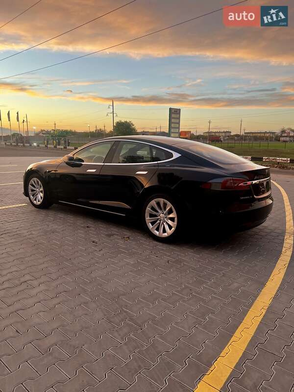 Лифтбек Tesla Model S 2019 в Одессе