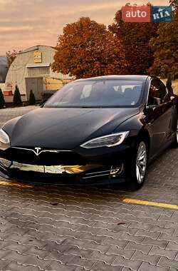 Tesla Model S  2019