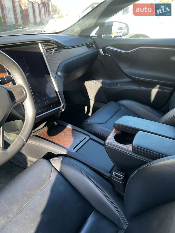Лифтбек Tesla Model S 2019 в Одессе