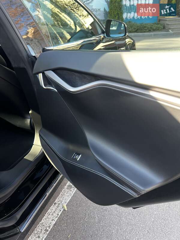 Лифтбек Tesla Model S 2019 в Одессе