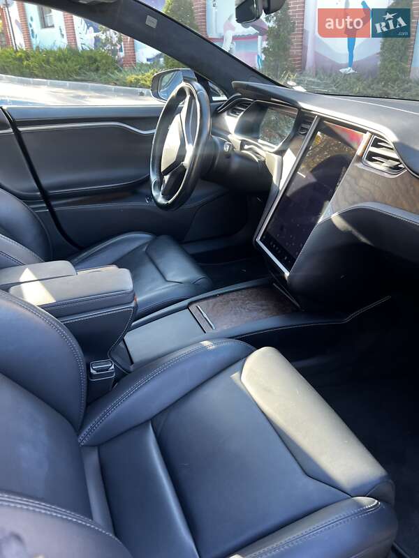 Лифтбек Tesla Model S 2019 в Одессе