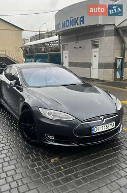 Tesla Model S 2015