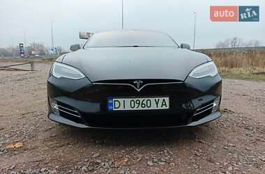 Tesla Model S  2021