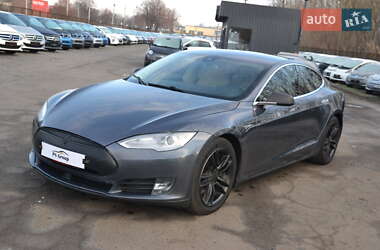 Tesla Model S  2015