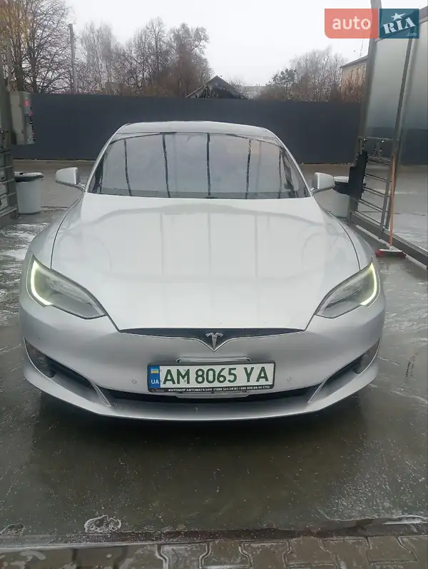Tesla Model S 2017