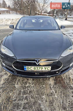 Tesla Model S 2015