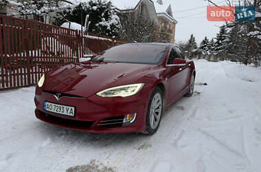 Tesla Model S  2020