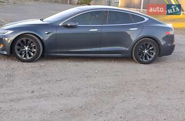 Лифтбек Tesla Model S 2016 в Вознесенске