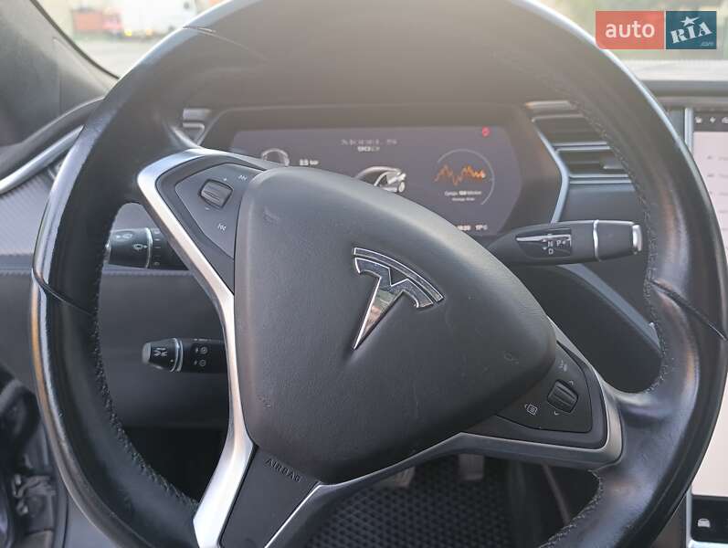 Лифтбек Tesla Model S 2016 в Вознесенске